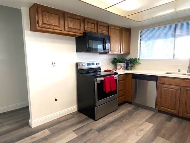 Building Photo - Available For Viewing On October 1, 2025. ...