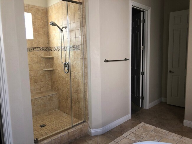 Building Photo - Aliante 1 Story 3 Bedroom + Casita, Pool & Spa