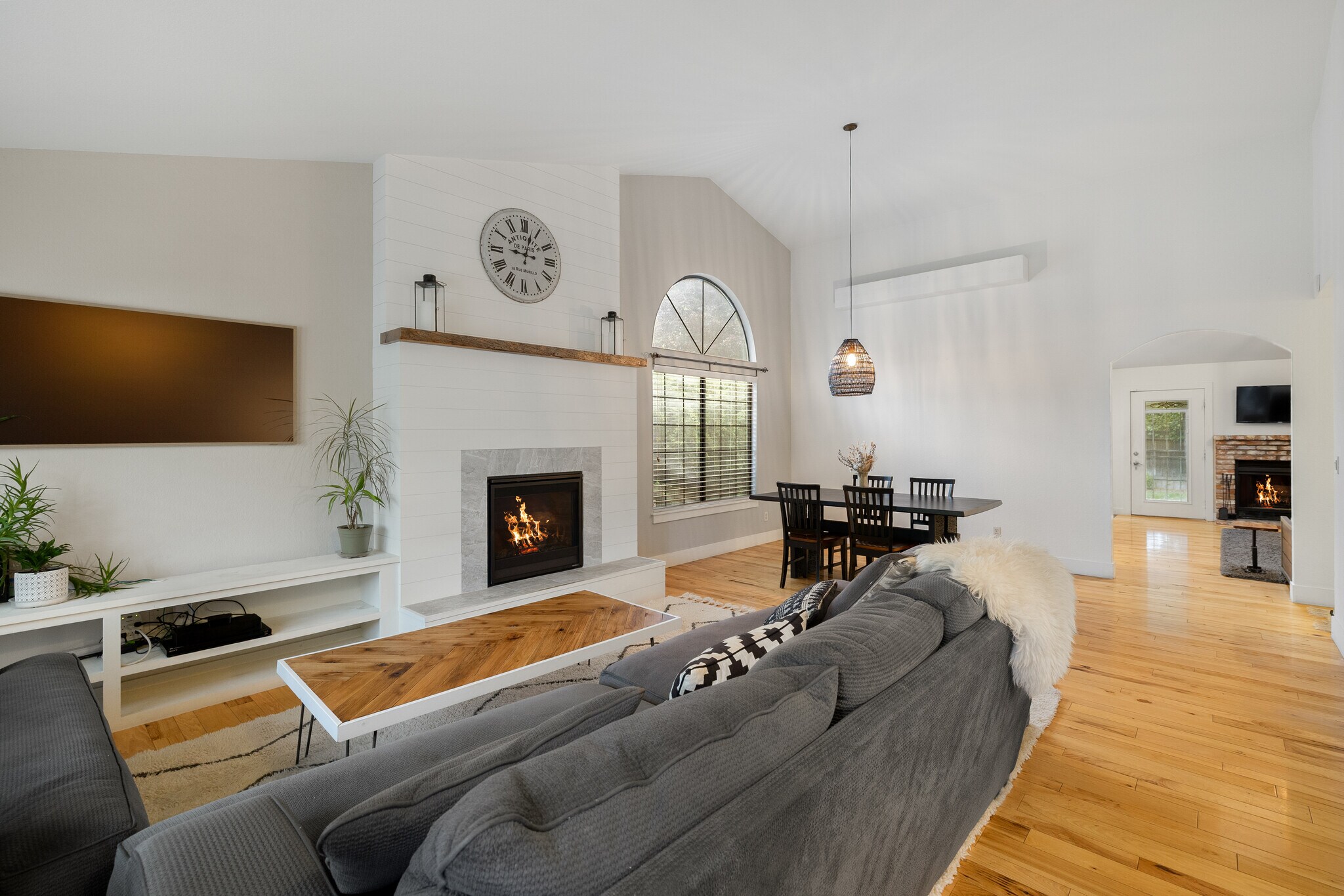 Building Photo - 1557 Bramble Ct