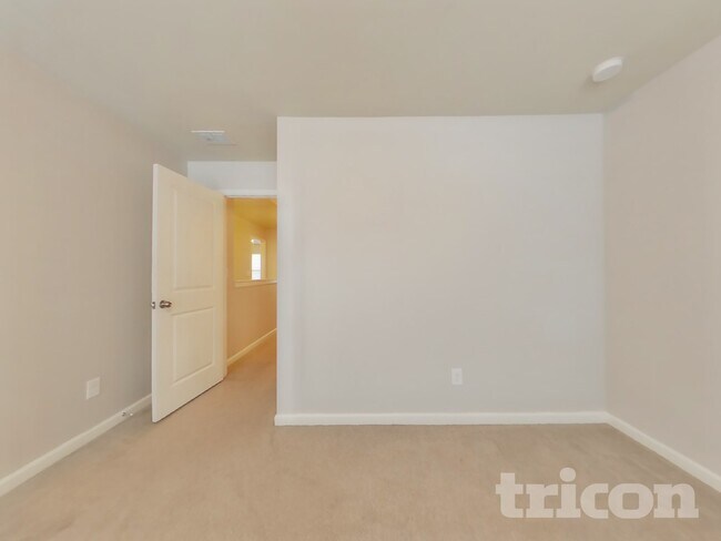 Building Photo - 2500 Wingfield Dr SW