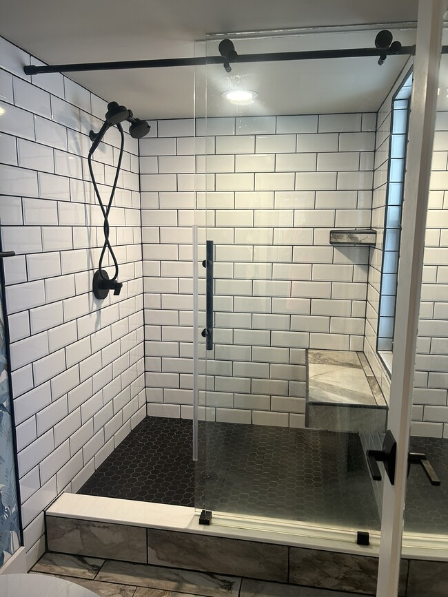 Building Photo - 240 Windward Passage