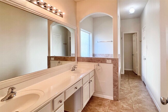 Building Photo - 26114 Silver Timbers Ln