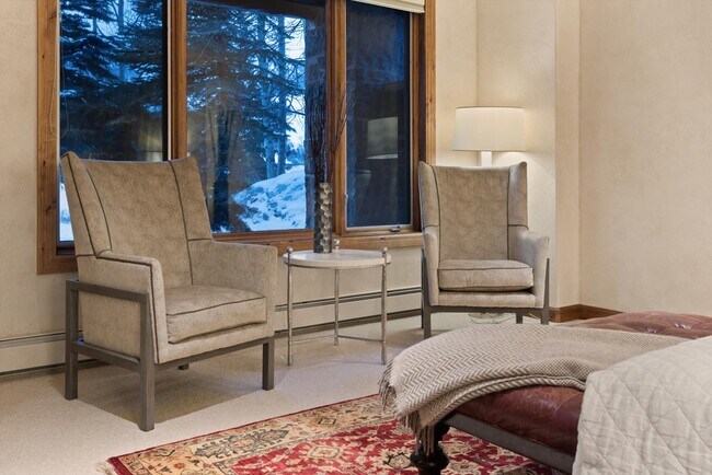 Building Photo - 395 Silverlode Dr