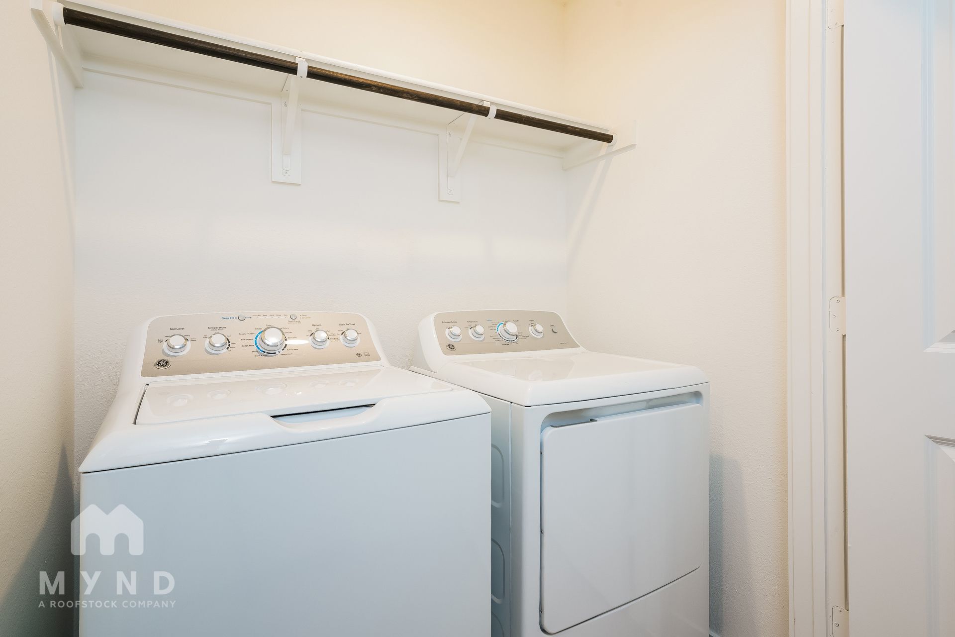 Building Photo - 2732 Ctr Crk Ln