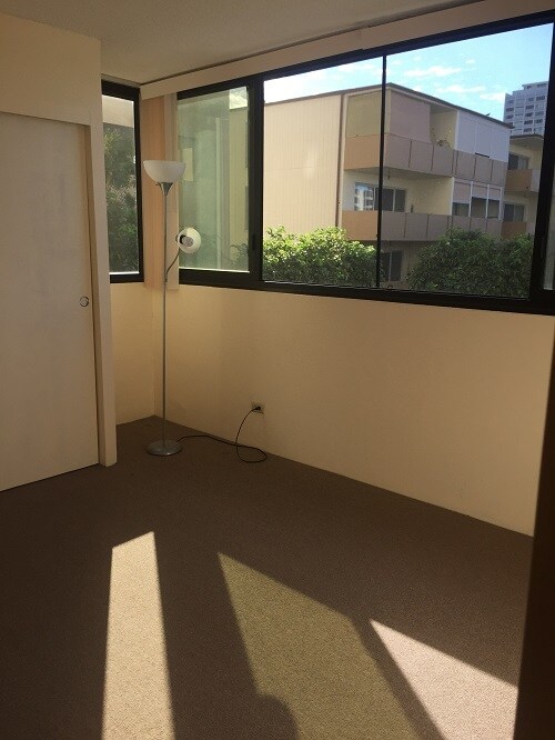 Building Photo - 1571 Piikoi St