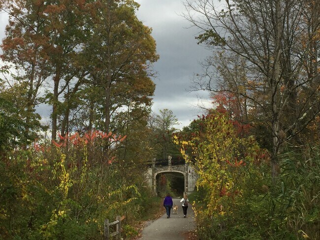 Building Photo - 30 Whistler Ct