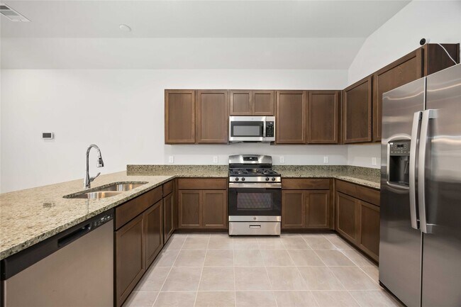 Building Photo - 11824 E Gate Dr