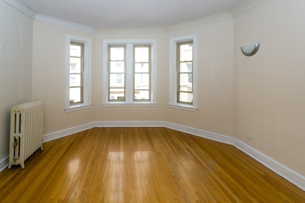 Building Photo - 4234 N Paulina