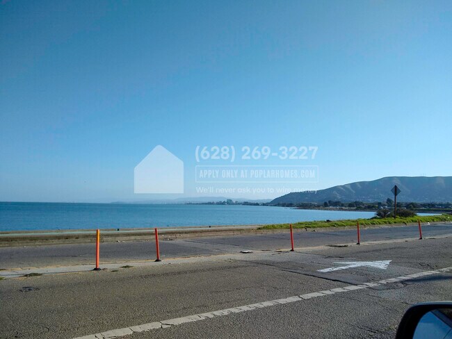 Building Photo - 401 Crescent Ct