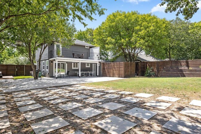 Building Photo - 4512 W Village Ct