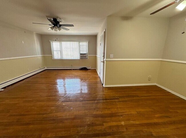 Building Photo - 374 Cator Ave