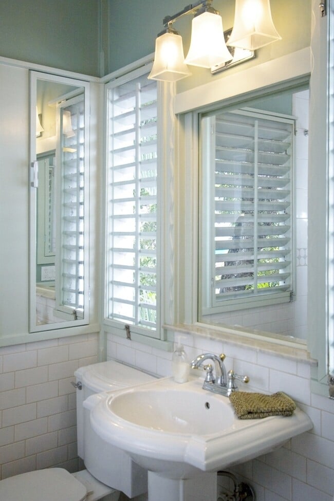 Building Photo - Furnished Studio Apartment in Old Town