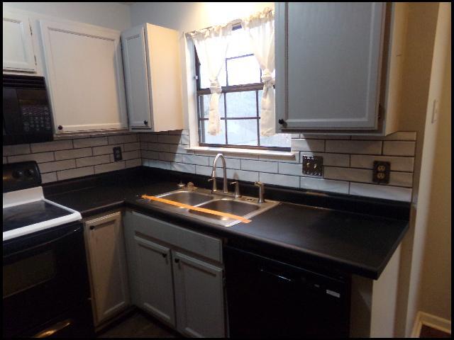 Building Photo - 35 Point W Cir