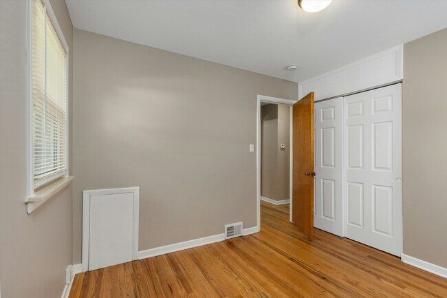 Building Photo - 1319 Amelia St