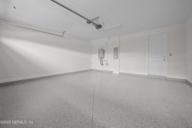 Building Photo - 23 Oak Pk Dr