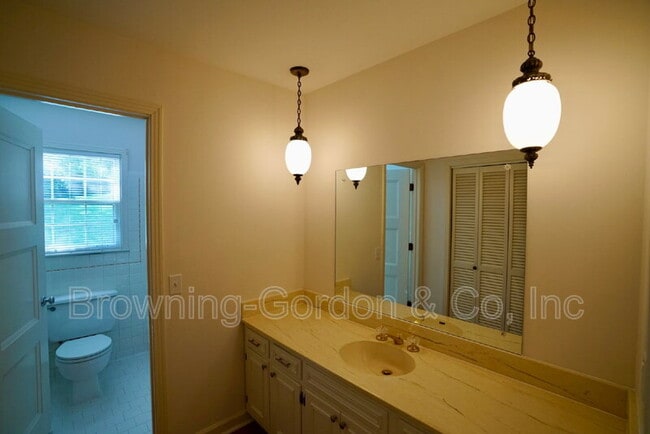Building Photo - 5345 Green Valley Ct