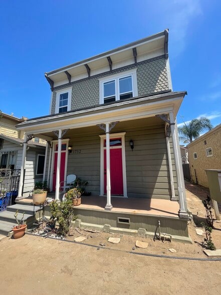 Primary Photo - 1752 National Ave