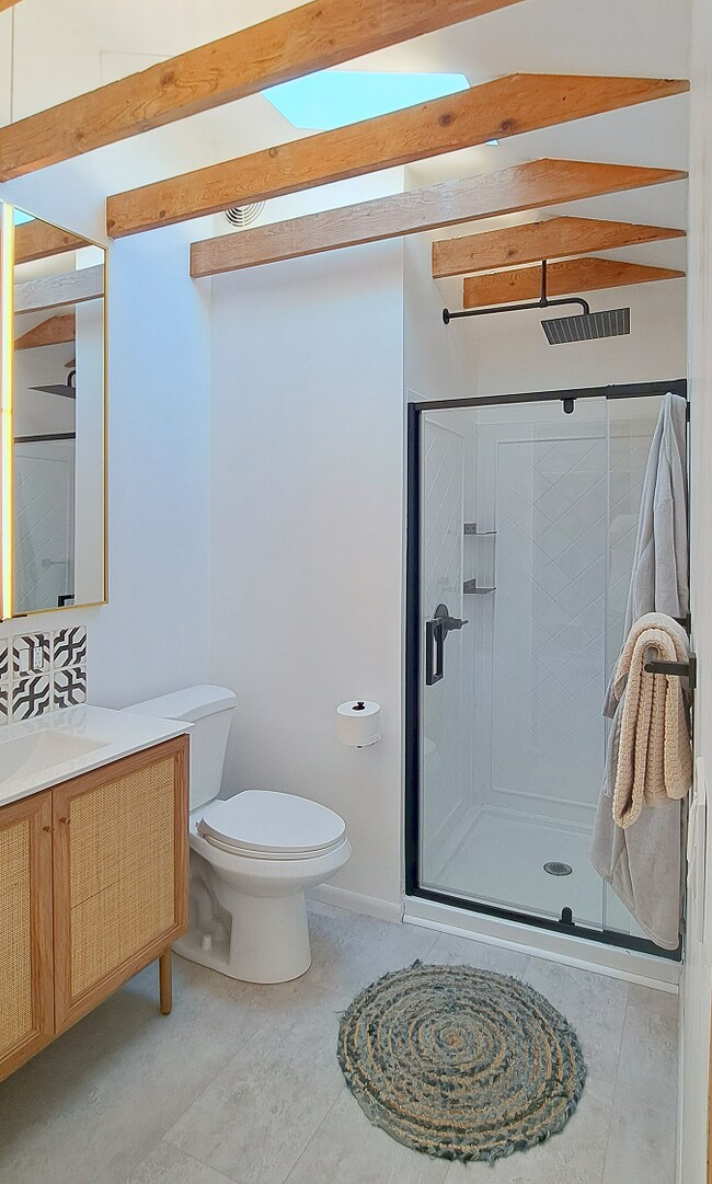 Building Photo - 1643 W 48th St