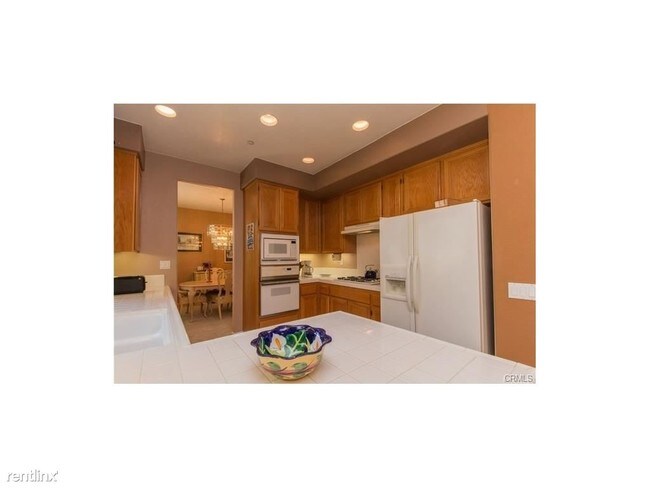 Building Photo - 9878 Via Esperanza