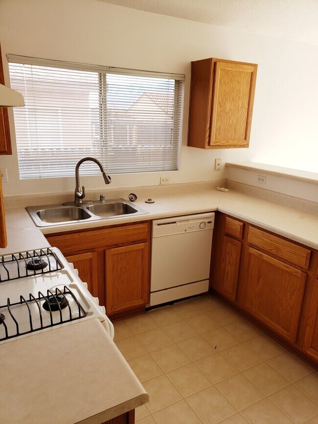 Building Photo - Great home in Enchanted Hills - 3 bed, 2 b...