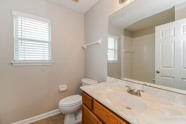 Building Photo - 2301 Bluegill Ct
