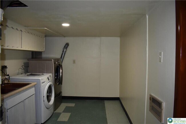 Building Photo - 538 S 23rd St