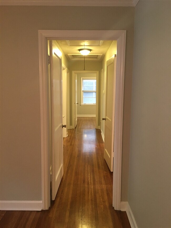Building Photo - 1185 Perkins Terrace