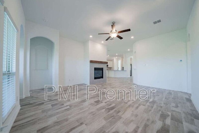 Building Photo - 14817 Equine Trail