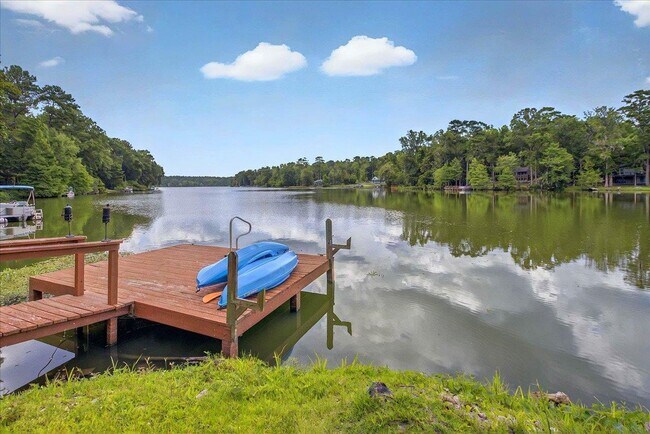 Building Photo - 1645 Tallavana Trail