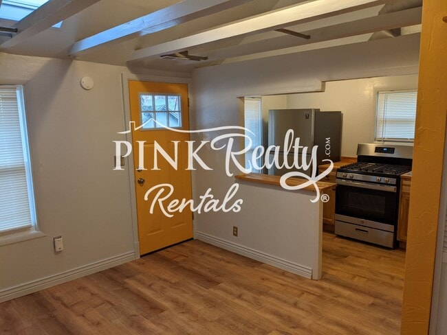 Building Photo - 17 Narrows Rd