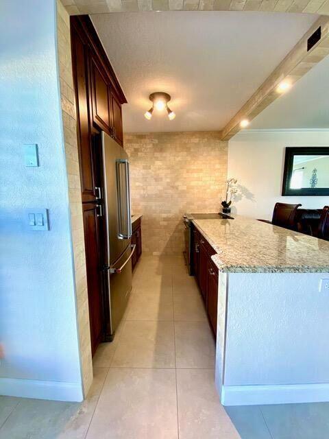 Building Photo - 731 Hummingbird Way