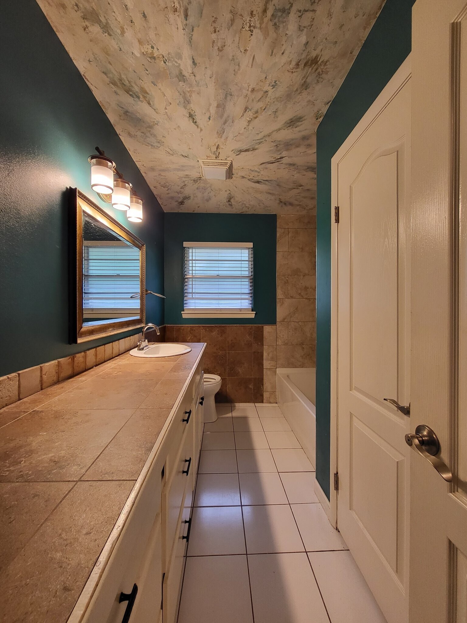 Building Photo - 10 Northhaven Pl