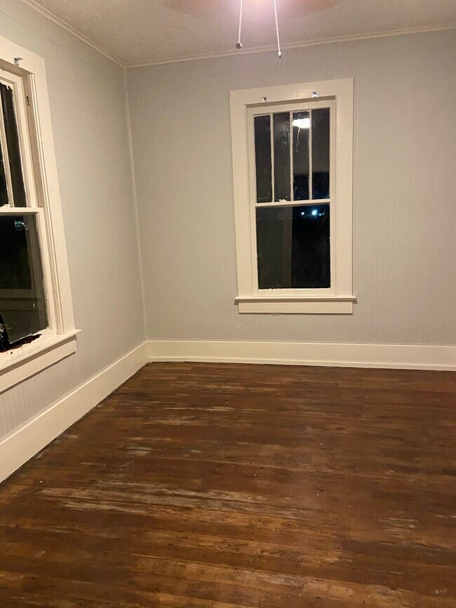 Building Photo - 804 15th St