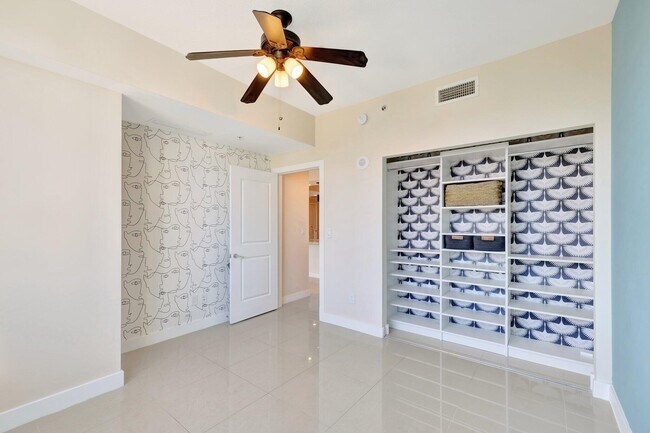 Building Photo - 315 NE 3rd Ave