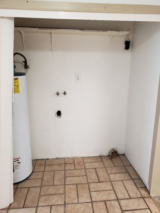Building Photo - STATUS:-PENDING APPLICATION-| R117G | $1695