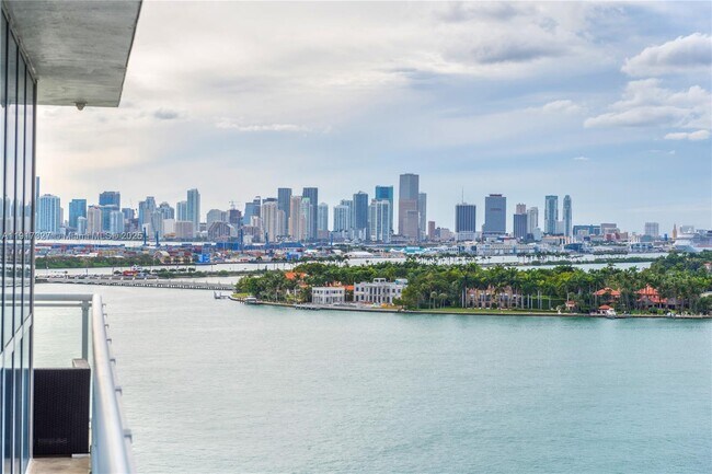 Building Photo - 520 West Ave