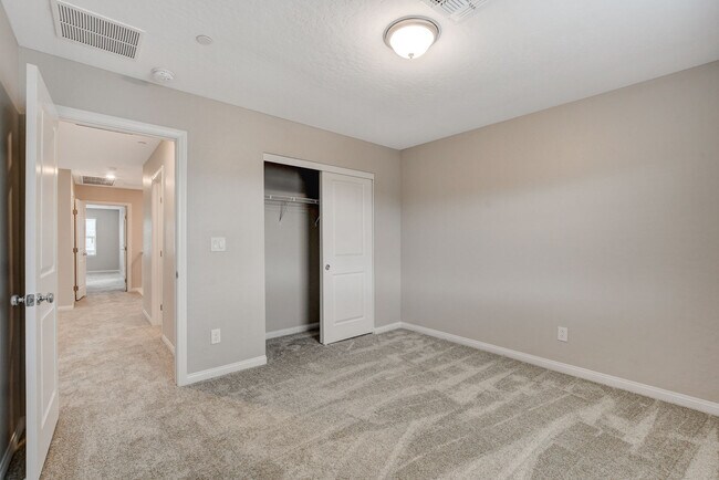 Building Photo - 11553 Alpine Cove Ave