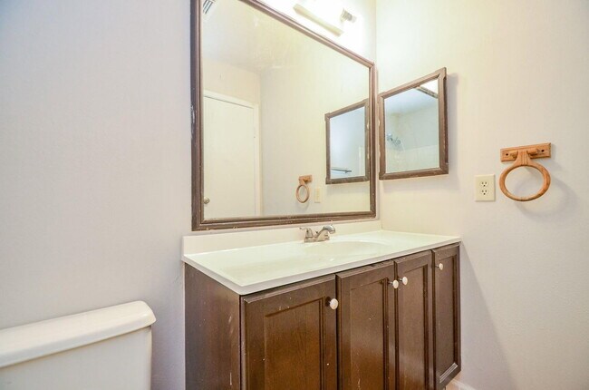 Building Photo - 7623 Kite Hill Dr