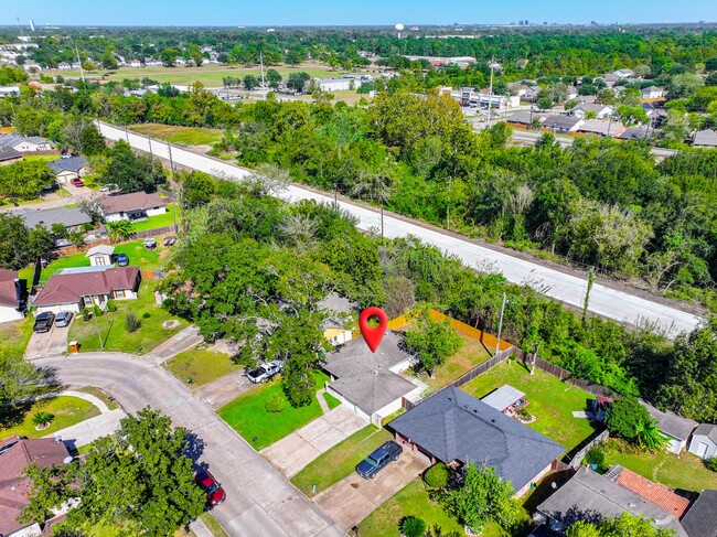 Building Photo - 10126 Pine Moss Dr