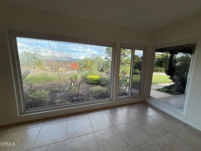 Building Photo - 620 Trueno Ave