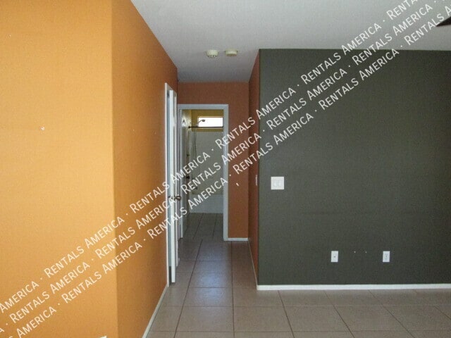 Building Photo - 3210 W Abraham Ln