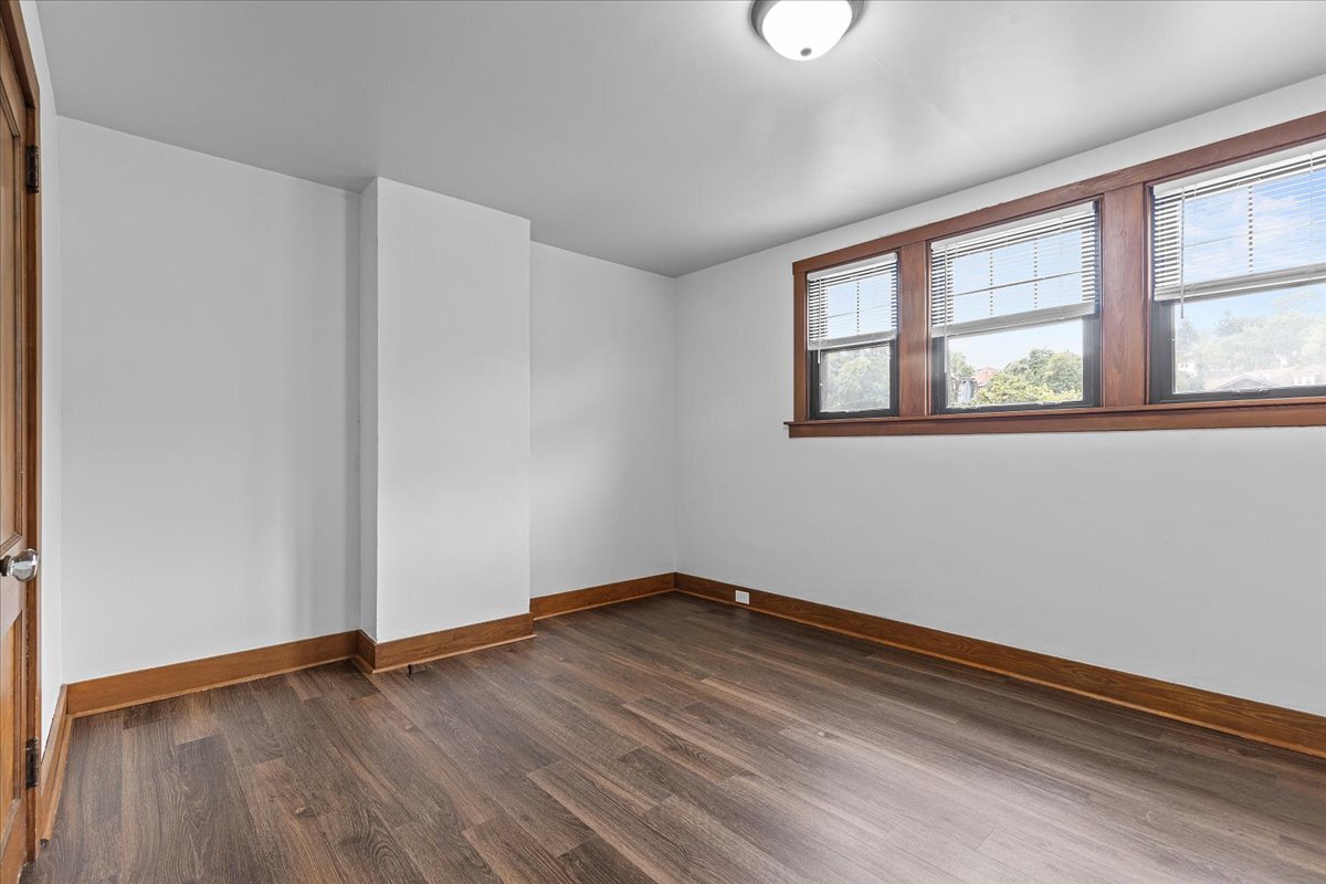 Building Photo - 3033 Brentwood Ave