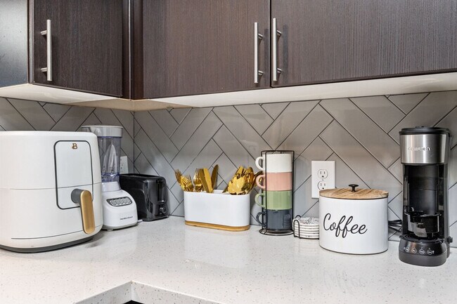 Building Photo - 2507 W Villa Rita Dr