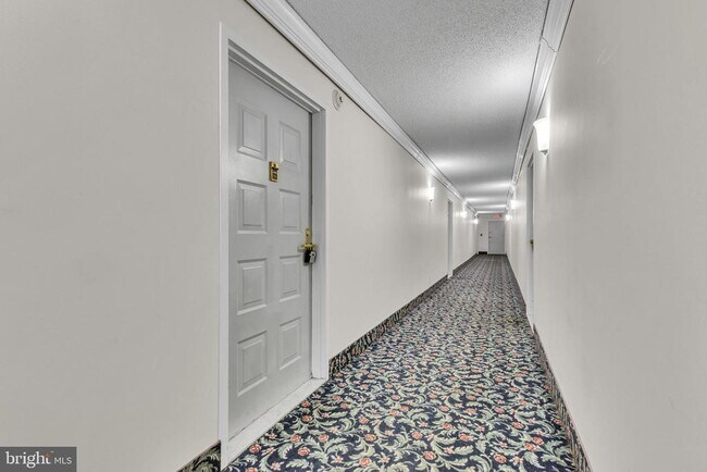 Building Photo - 6800 Fleetwood Rd