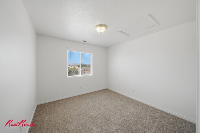 Building Photo - 1058 N 1340 W Cir