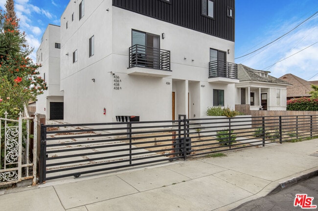 Building Photo - 438 E 28th St
