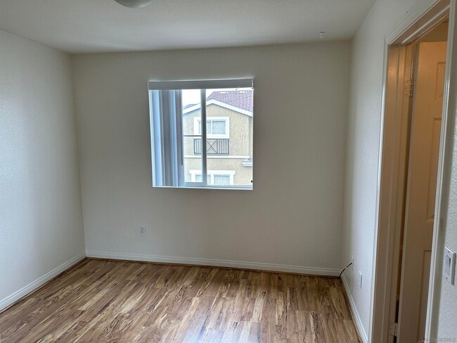 Building Photo - 8753 Plaza Park Ln