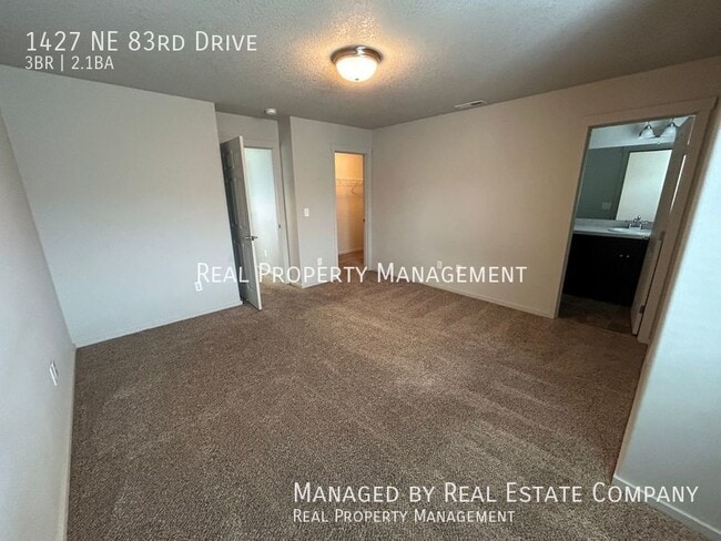 Building Photo - 1427 NE 83rd Dr