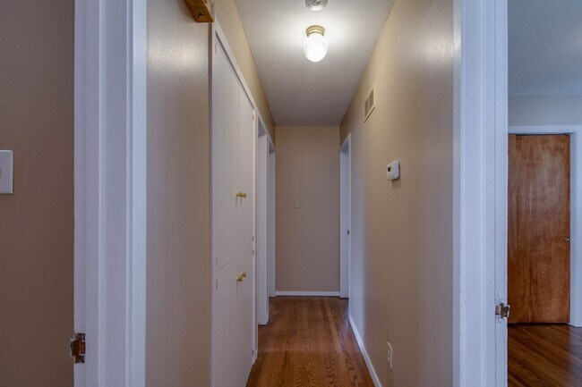 Building Photo - 1816 Elaine Dr