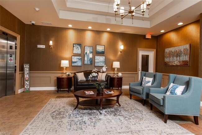 Building Photo - 670 Town Center Dr